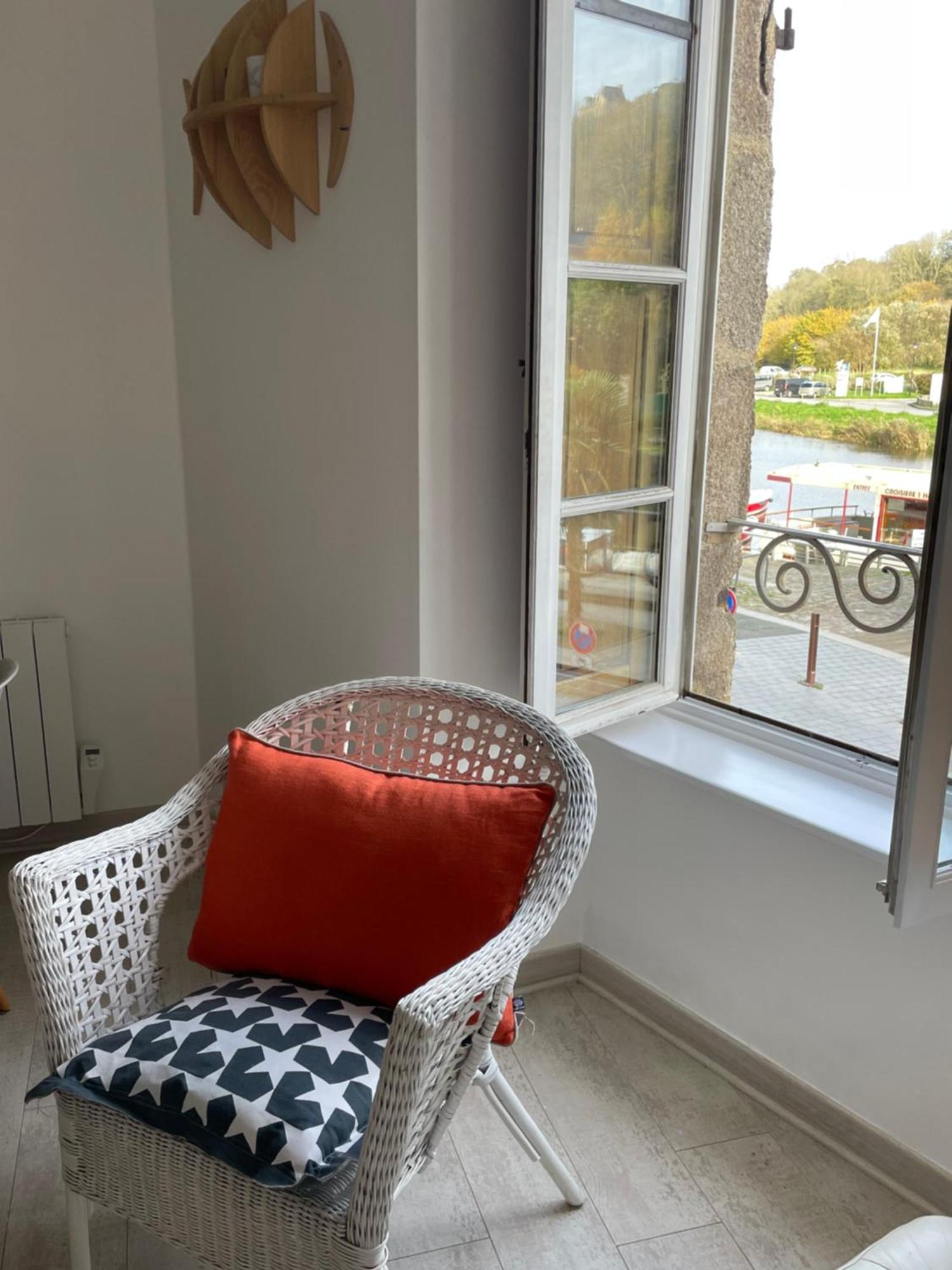 Appartement Au Port Динан Екстериор снимка